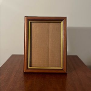 5 x 7 Gold Trim Wooden Picture Frame